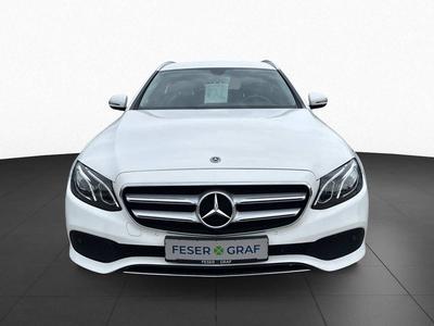 Mercedes-Benz E 200 T-Modell Avantgarde - AHK - NAVI - LED - 