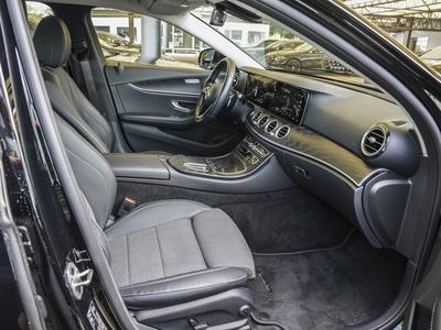 Mercedes-Benz E 300 de AVANTGARDE MBUX-HIGH-END KAMERA BUSINESS 