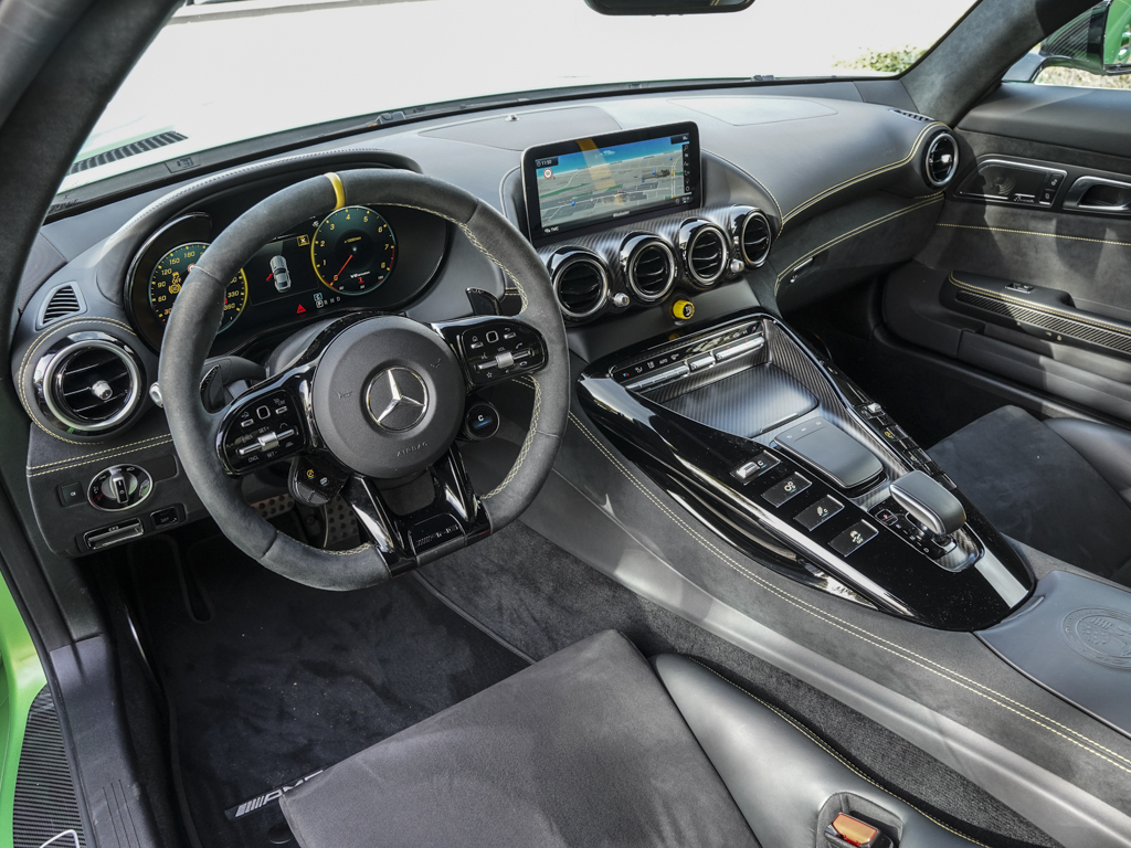 Mercedes-Benz AMG GT R  