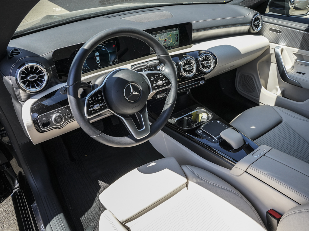 Mercedes-Benz CLA 180 COUPE MBUX DISTRONIC BUSINESS-PAKET 