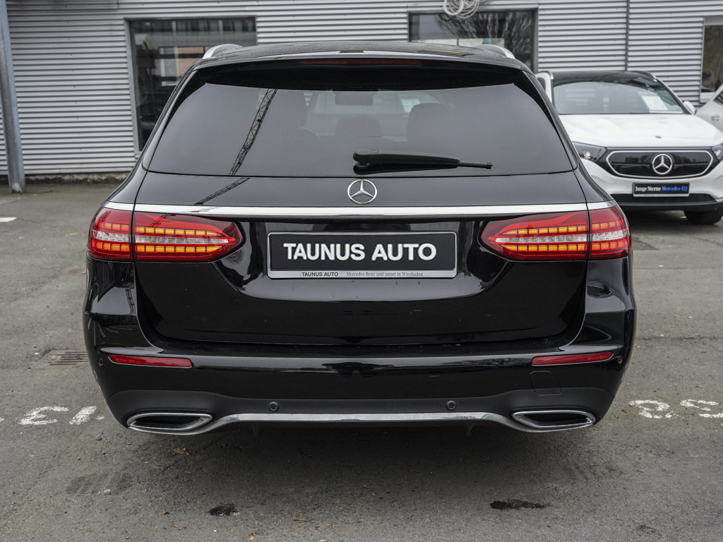 Mercedes-Benz E 400 d T 4M AMG-LINE MBUX AHK BURMESTER HUD 