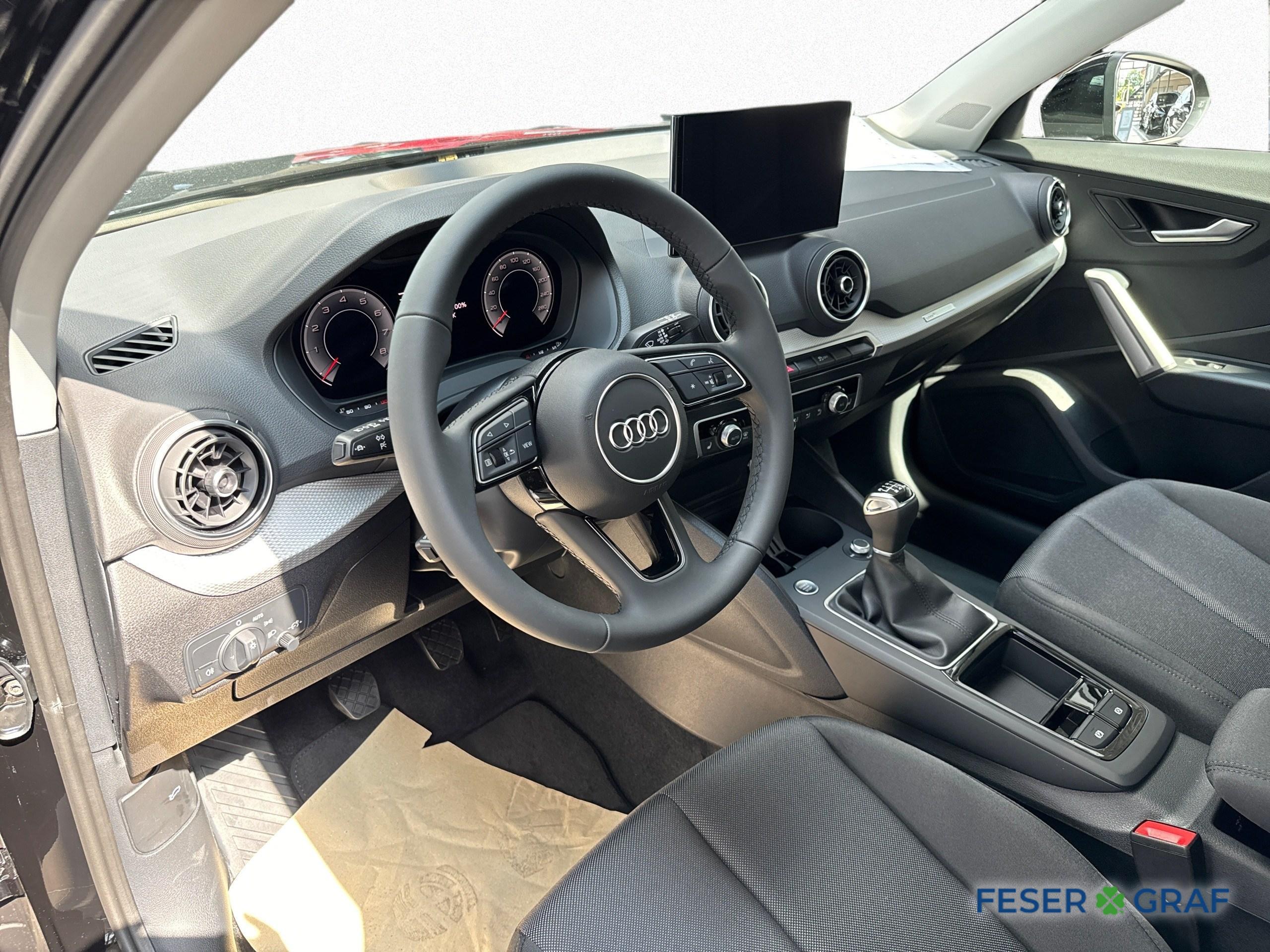 Audi Q2 30 TFSI Rückfahrkamera Smartphone Interface 