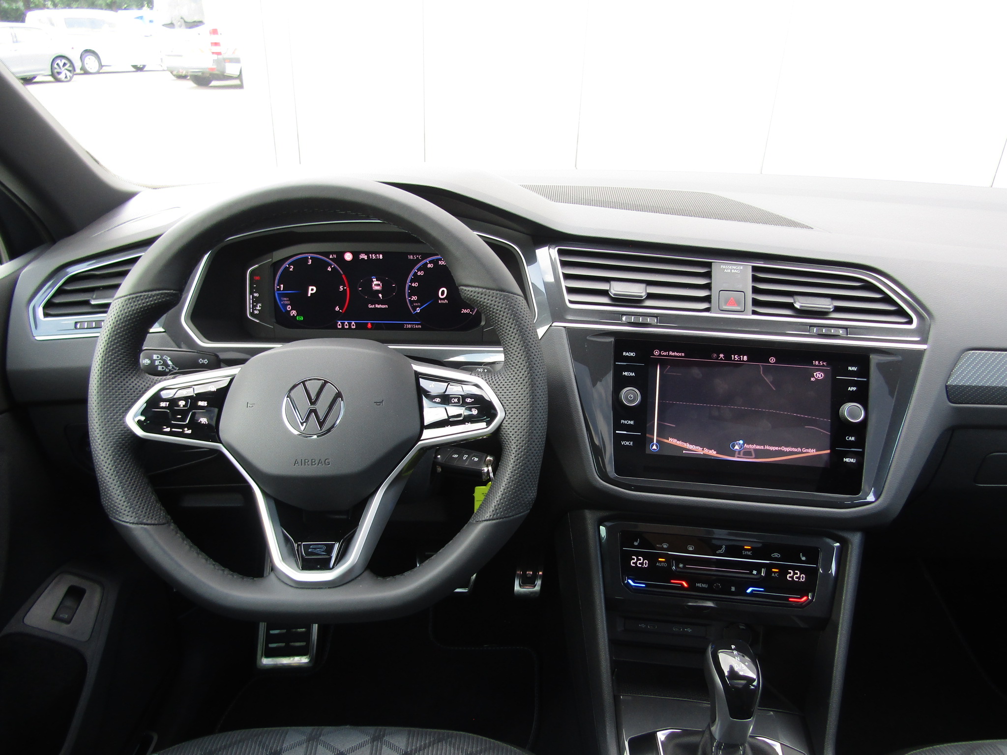 VW Tiguan 2.0 TDI DSG R-Line Navi AHK ACC Panorama 