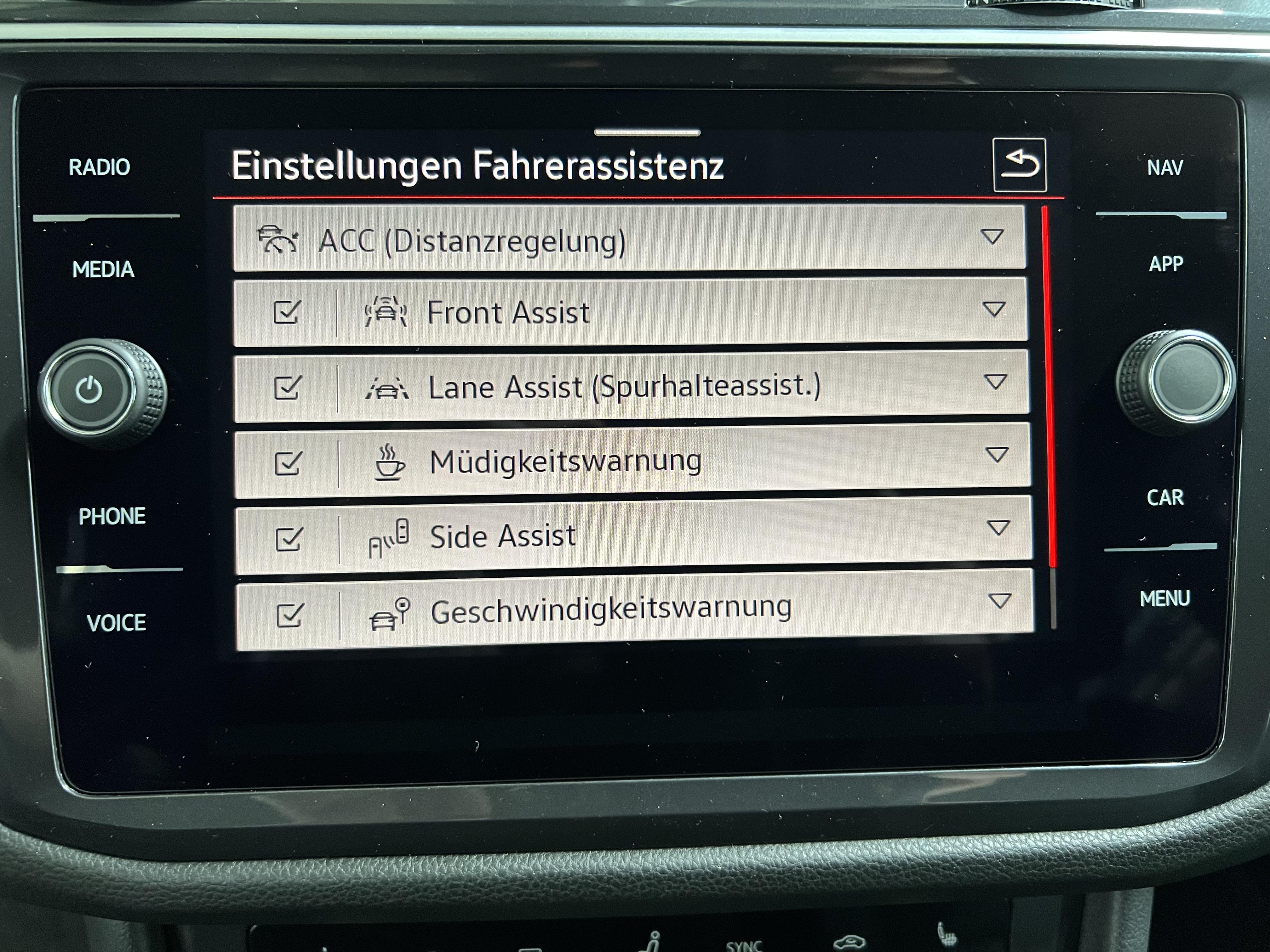 VW Tiguan Allspace TDI DSG ELEGANCE AHK+NAVI+ERGO+KAM+ACC+7SITZ 