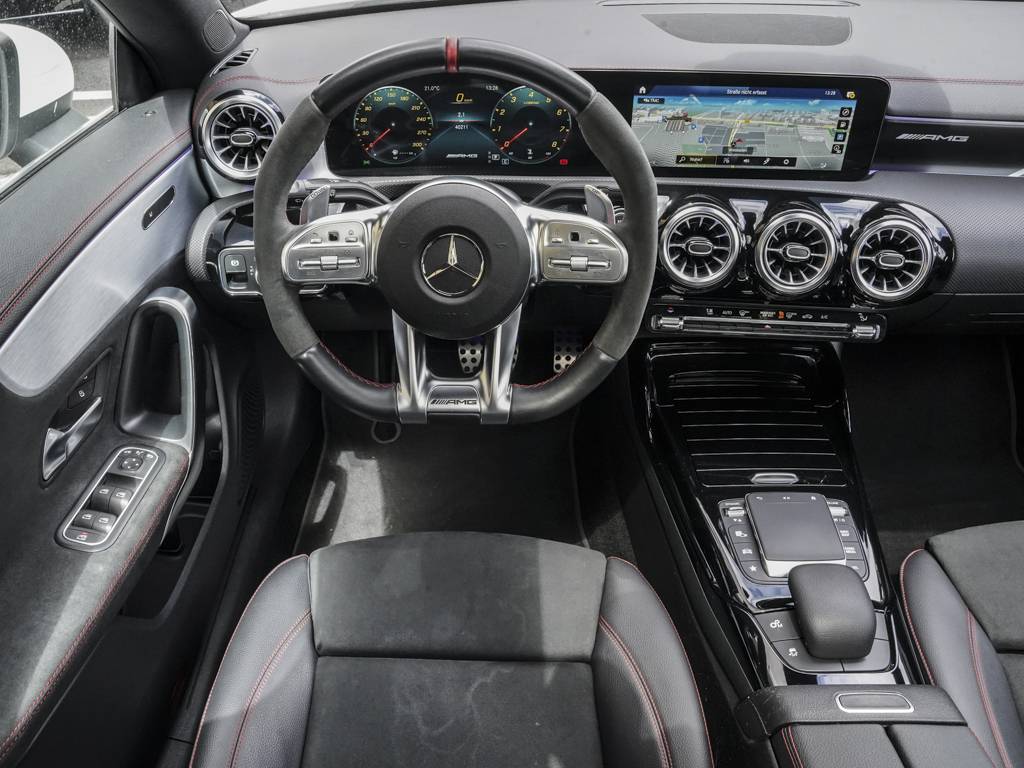 Mercedes-Benz CLA 45 AMG SB MBUX PANORAMA AHK MULTIBEAM 