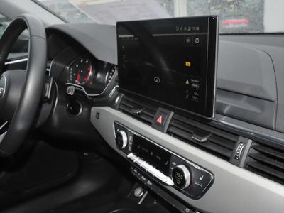 Audi A4 Avant S line 35 TDI Matrix-LED Navi Sitzhzg. 
