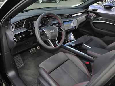 Audi Q8 e-tron 55 S line quattro Panorama Matrix-LED 