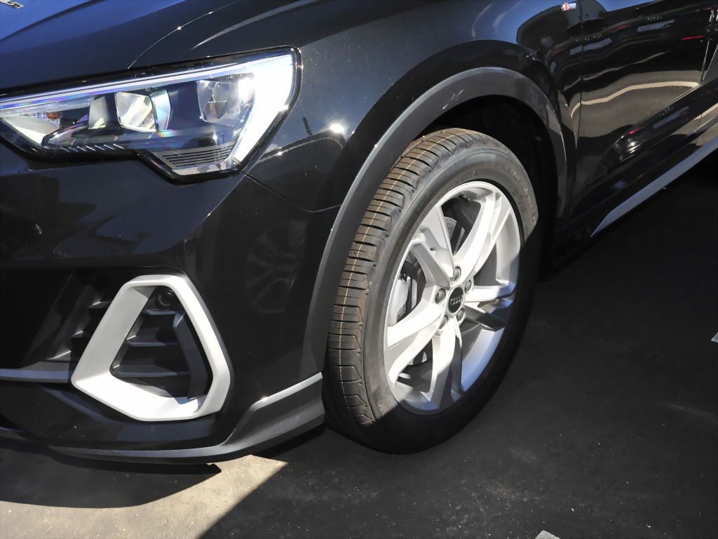 Audi Q3 Sportback 40 TDi S line quattro NAVI AHK LED 