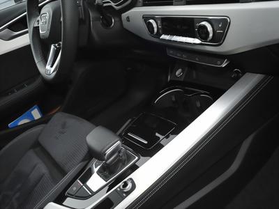 Audi A4 Avant S line 40 TDI quattro Navi LED Sitzhzg. 