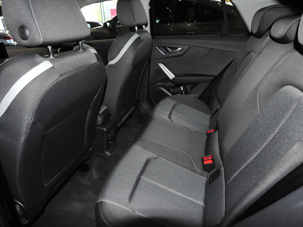 Audi Q2 S line 35 TFSI Komfortpaket Navi Sitzheizung 