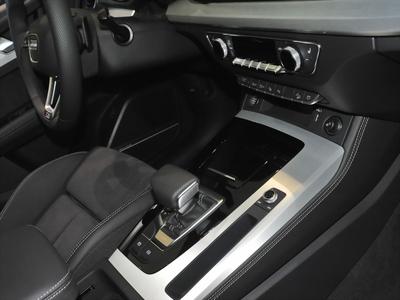 Audi Q5 S line 40 TDI quattro Luftfederung B&O Navi 