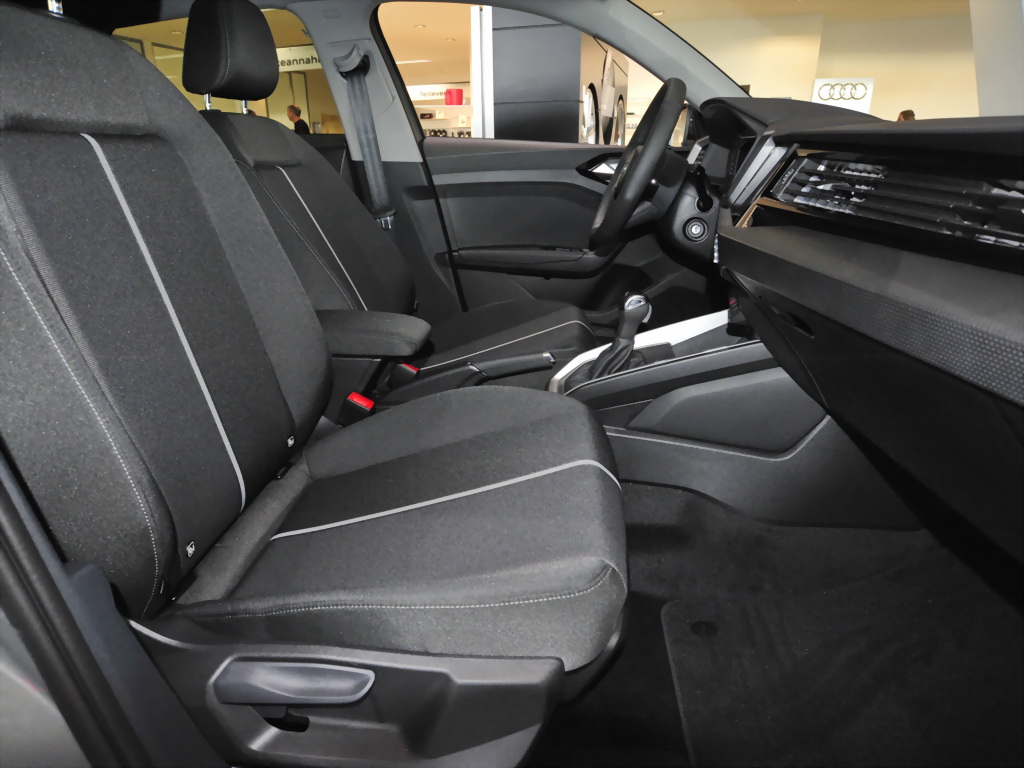 Audi A1 allstreet 30 TFSI Audi connect Sitzhzg. Navi 