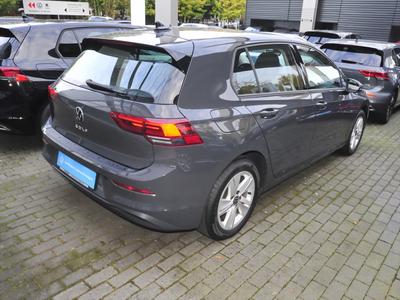 VW Golf VIII 1.5 TSI Life Navi ACC App Connect 