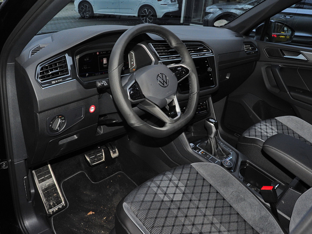 VW Tiguan R-Line 2,0 l TDI SCR 4MOTION Panorama 