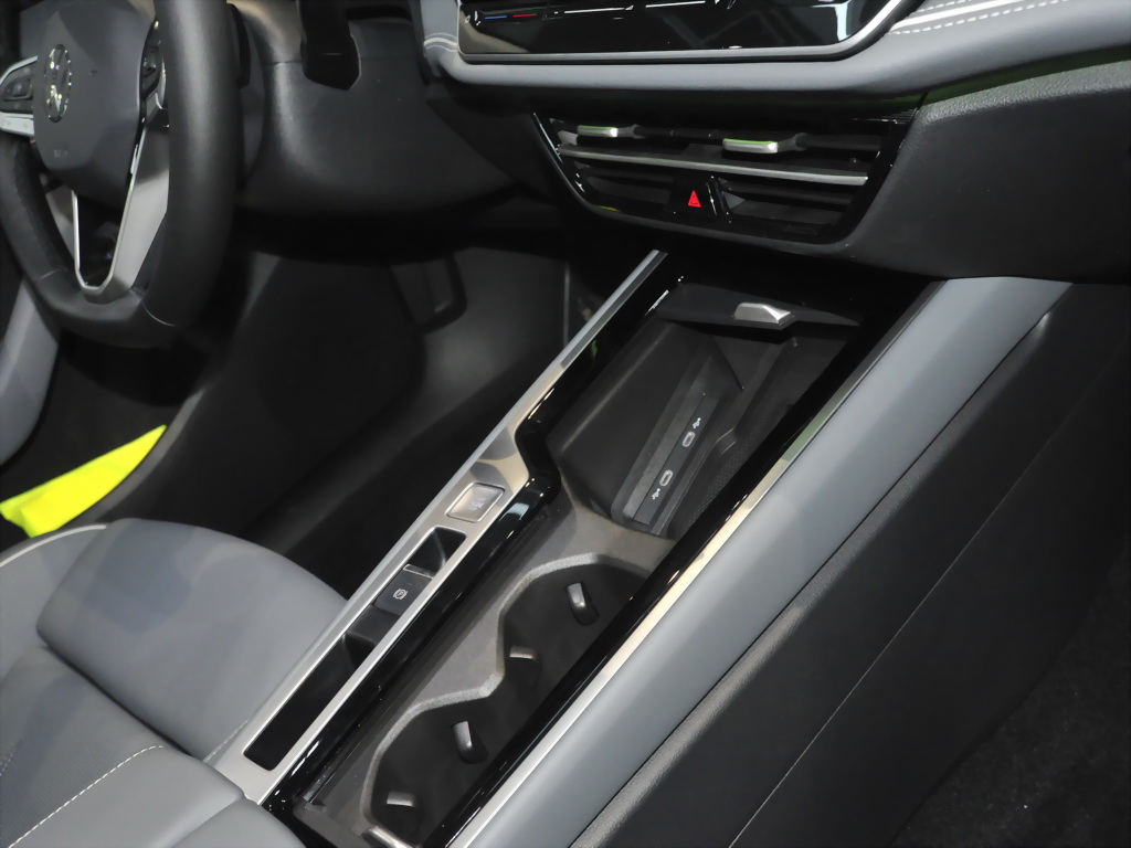 VW Passat Elegance 2,0 TDI Komfort-Sitze Panorama 