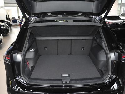 VW Tiguan R-Line 1,5 eTSI Fahrdynamik-Paket Navi 