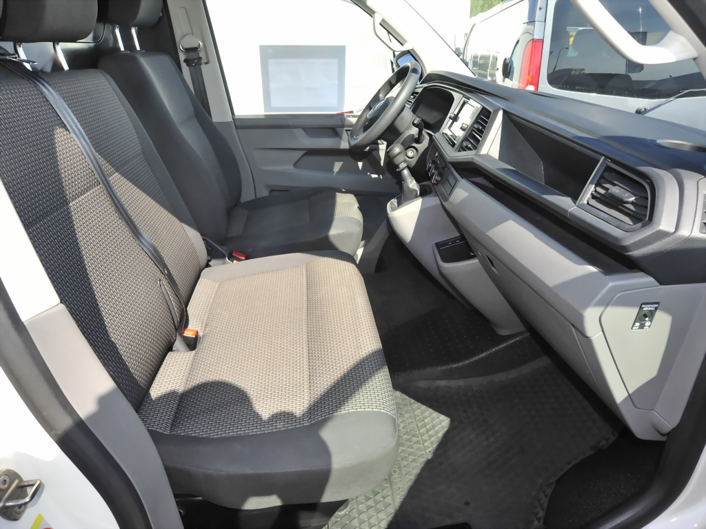 VW T6.1 Transporter Kasten 2.0 TDI AHK Rückfahrk. 