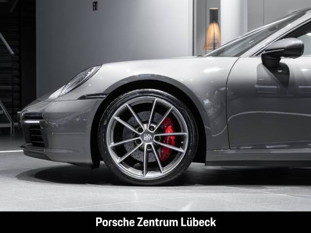 Porsche 992 911 Carrera 4S BOSE Rückfahrkamera Sportsitze 