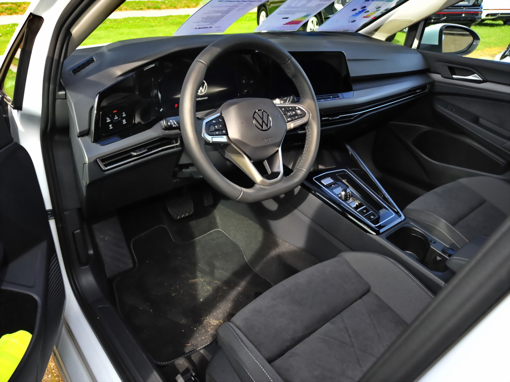 VW Golf Variant Style 1,5 l eTSI ergoActive Sitze 