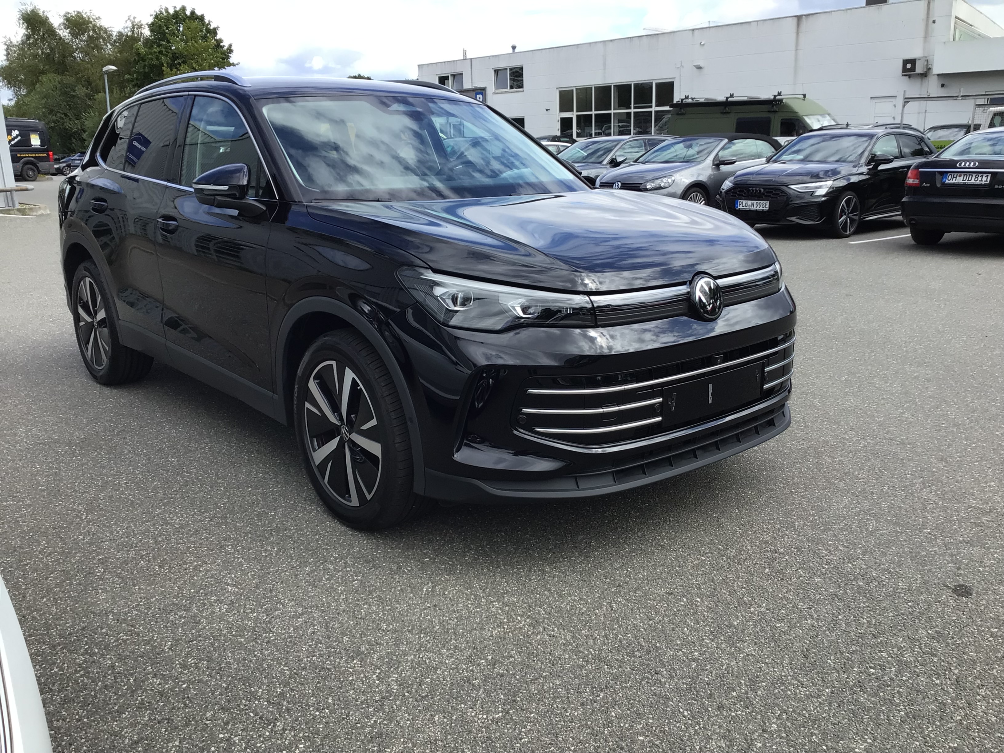 VW Tiguan 1,5 TSI Elegance LED Sitzheizung Klima 