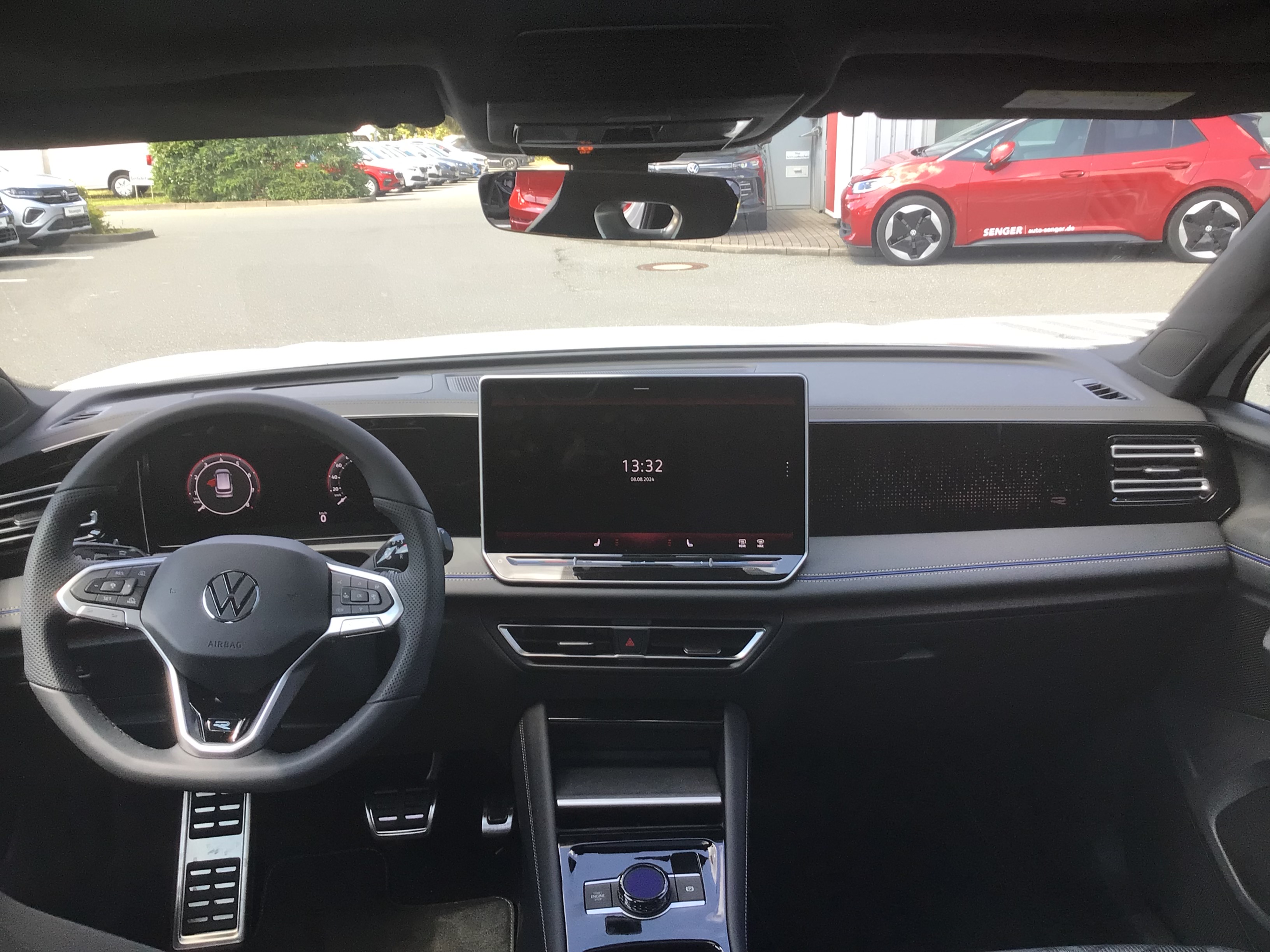 VW Tiguan R-Line 1,5 l eTSI OPF Panorama Navi LED 