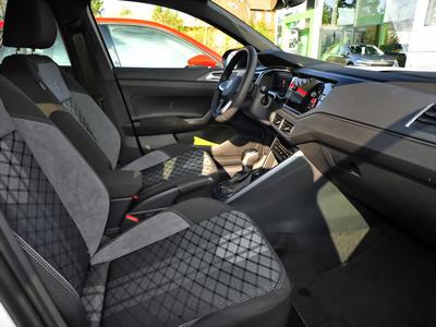 VW Taigo R-Line 1,5 l TSI Park & Comfort-Paket Naví 