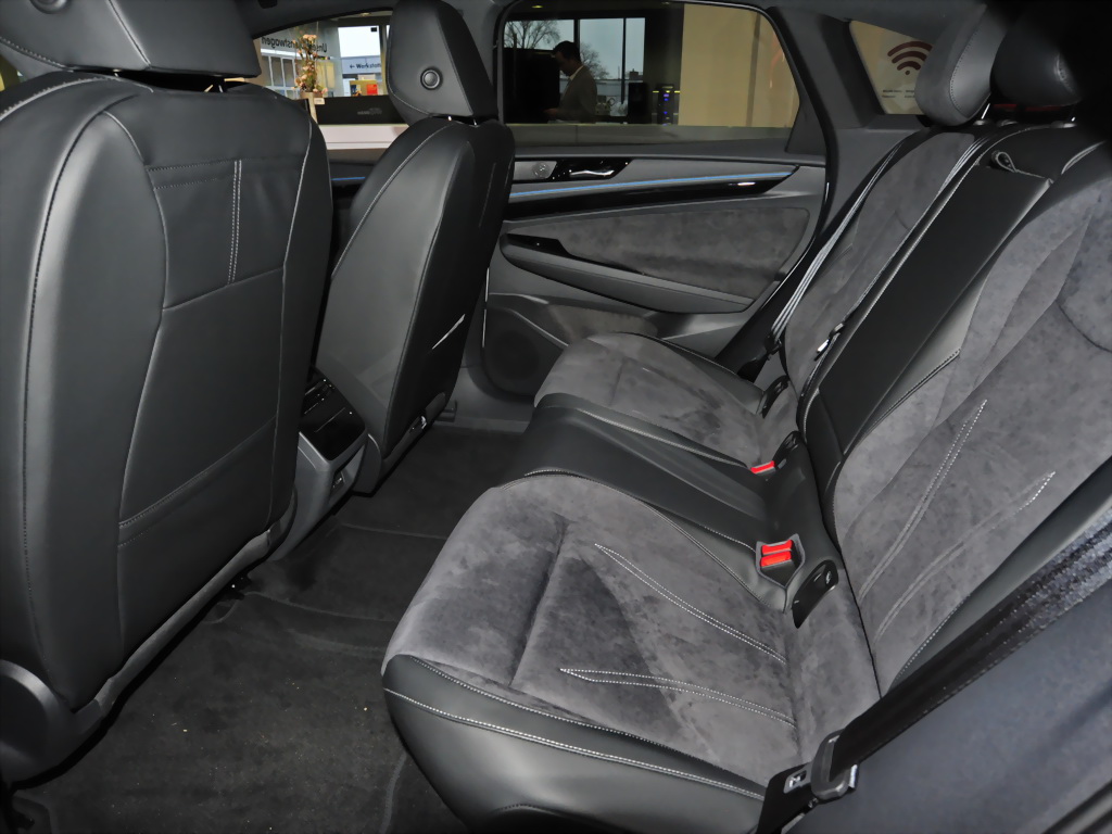 VW ID.7 Pro ergoActive Sitze Matrix-LED AHK 