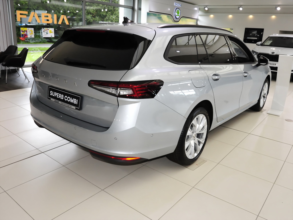 Skoda Superb 2.0 TDI Selection Komfort-Sitze Navi LED 