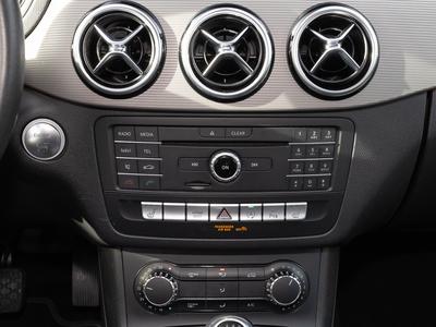 Mercedes-Benz B 180 STYLE +S&S+SHZ+PDC+KLIMA+LED+NAVI+BT+MP3++ 