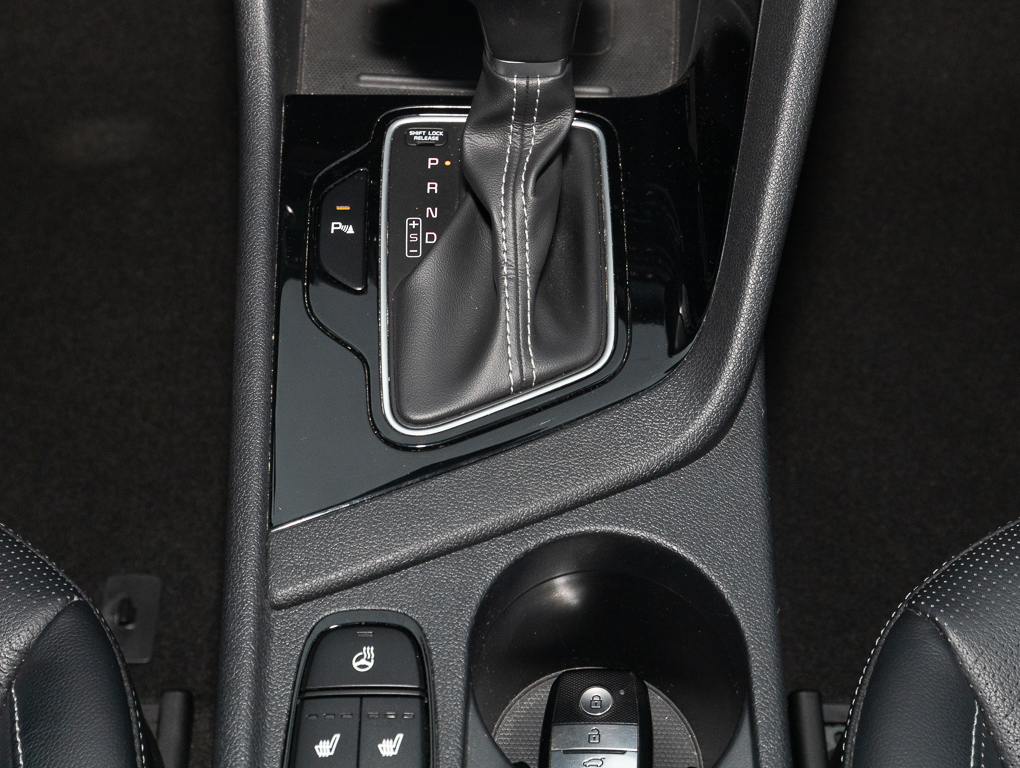 Kia Niro 1.6 GDI 2WD AUT SPIRIT +LEDER+AHK+RFK+S/LHZ 