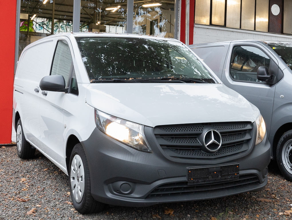 Mercedes-Benz Vito KASTEN LANG 110 DIESEL BASE SCHALTER +AHK++ 