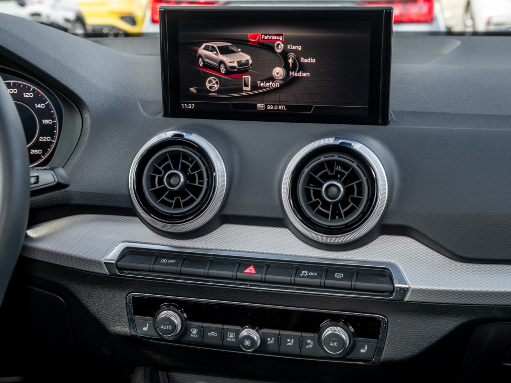 Audi Q2 30TDI S tronic /LED/SONOS/AHK 