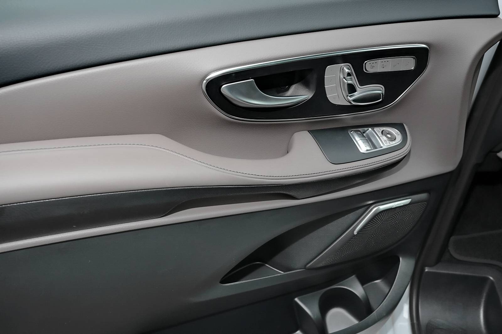 Mercedes-Benz V 300 EDITION Avantgarde Lang AMG MBUX+360°+LED 