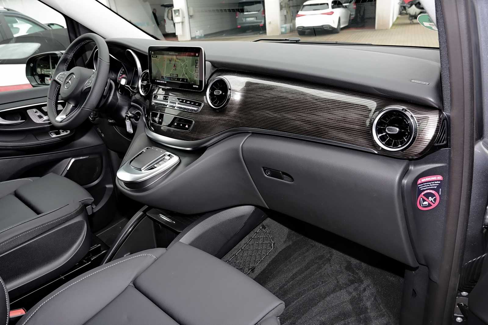 Mercedes-Benz EQV 300 Lang Avantgarde MBUX+360°+LED+AIRMATIC 