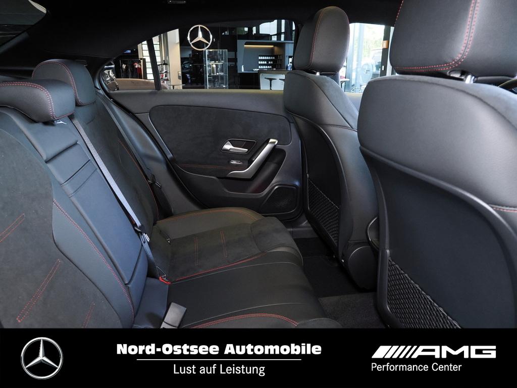 Mercedes-Benz A 200 Limousine AMG NIGHT PANO MULTIBEAM KEYLESS 