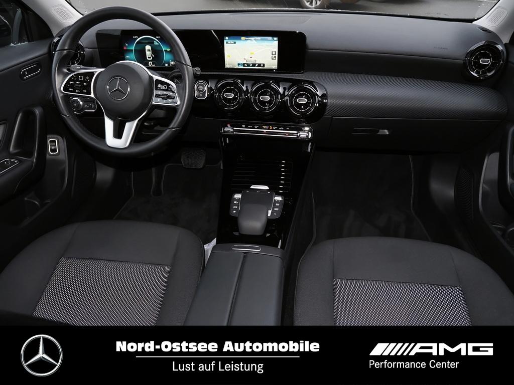 Mercedes-Benz A 180 Navi AHK Kamera MBUX Tempomat SHZ 