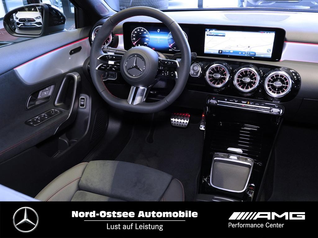 Mercedes-Benz A 200 Limousine AMG NIGHT PANO MULTIBEAM KEYLESS 