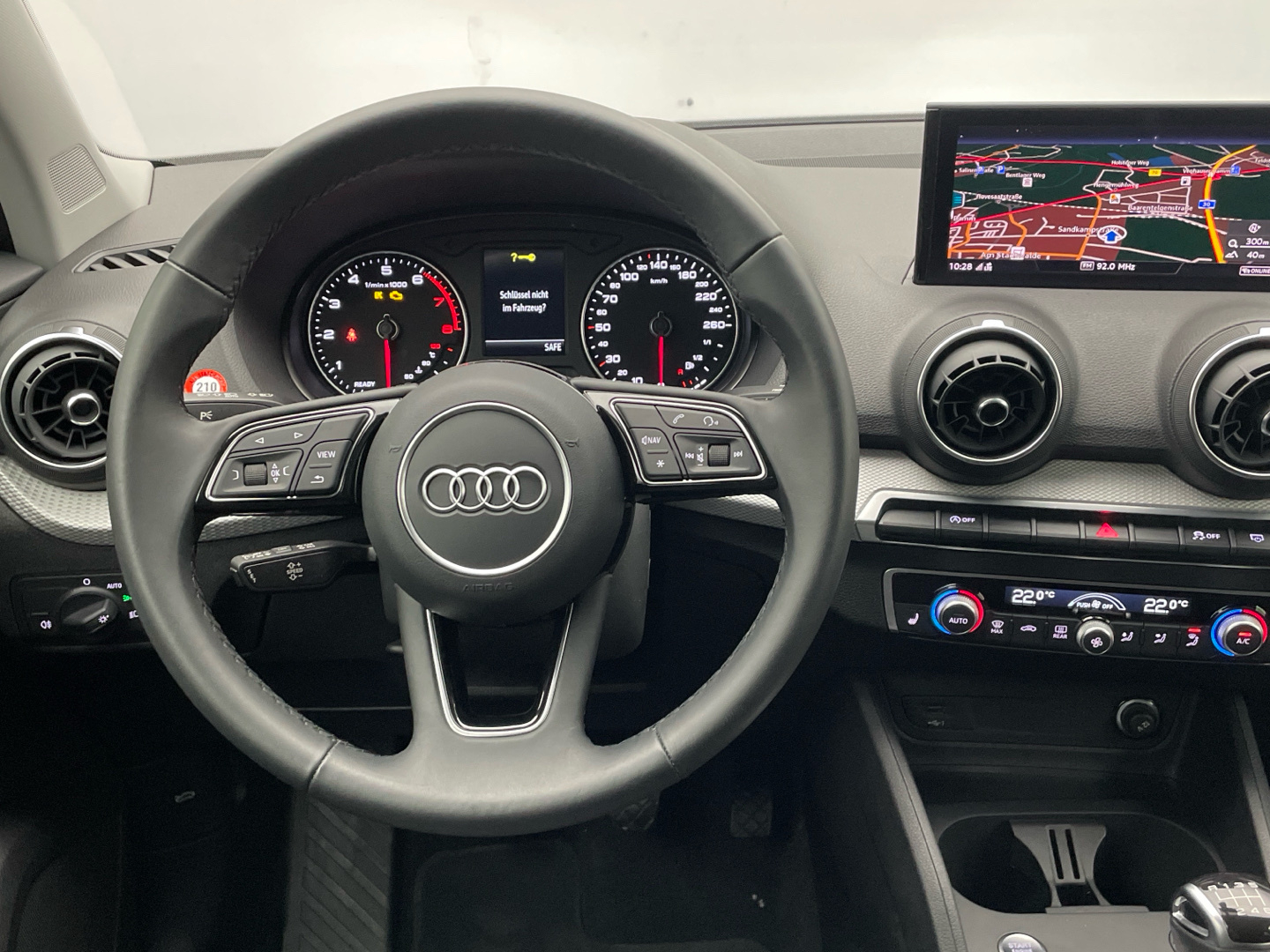 Audi Q2 35 TFSI MMI LED PDC SHZ Navigationspaket 