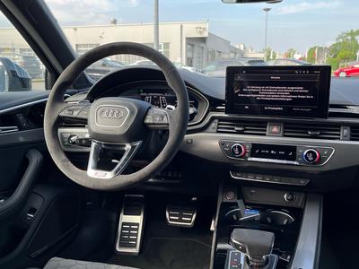 Audi RS4 Digitales Cockpit RS competition plus Navi 