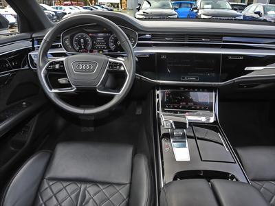 Audi A8 TFSI 60 e quattro Matrix-LED Panorama HUD B&O 