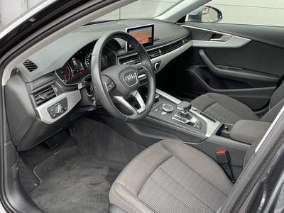 Audi A4 Avant Design 35 TDI PDC Pano Navi Xenon AHK 