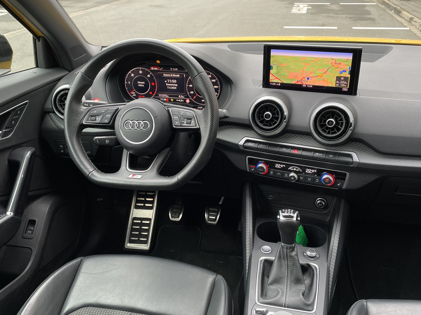 Audi Q2 S line 30 TDI MMI LED Kamera Fahrschulwagen 