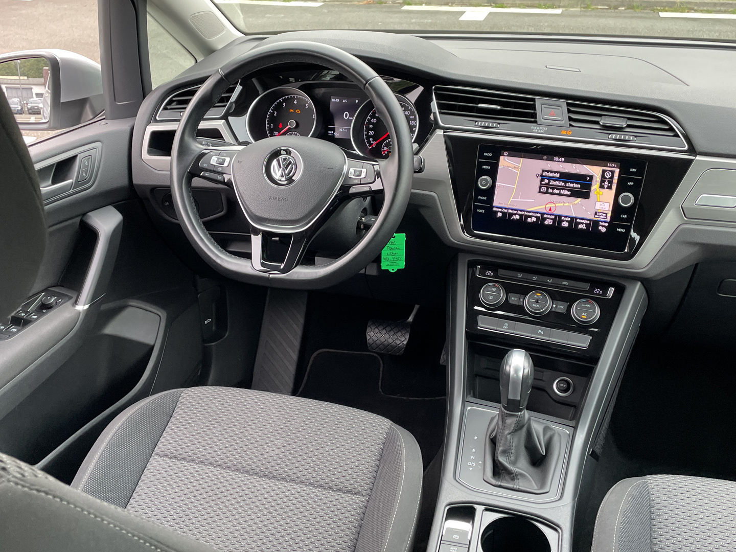 VW Touran Comfortline 1.5 TSI DSG Navi CarPlay AHK 