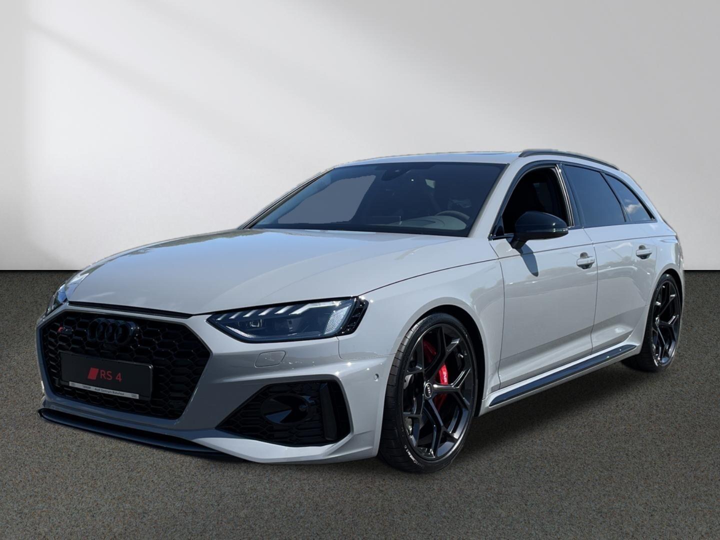Audi RS4 Avant RS competition plus 290km/h Matrix-LED 
