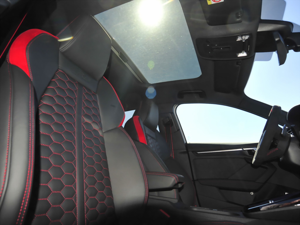 Audi RS3 Sportback 280km/h Memory Panorama Navi Leder 