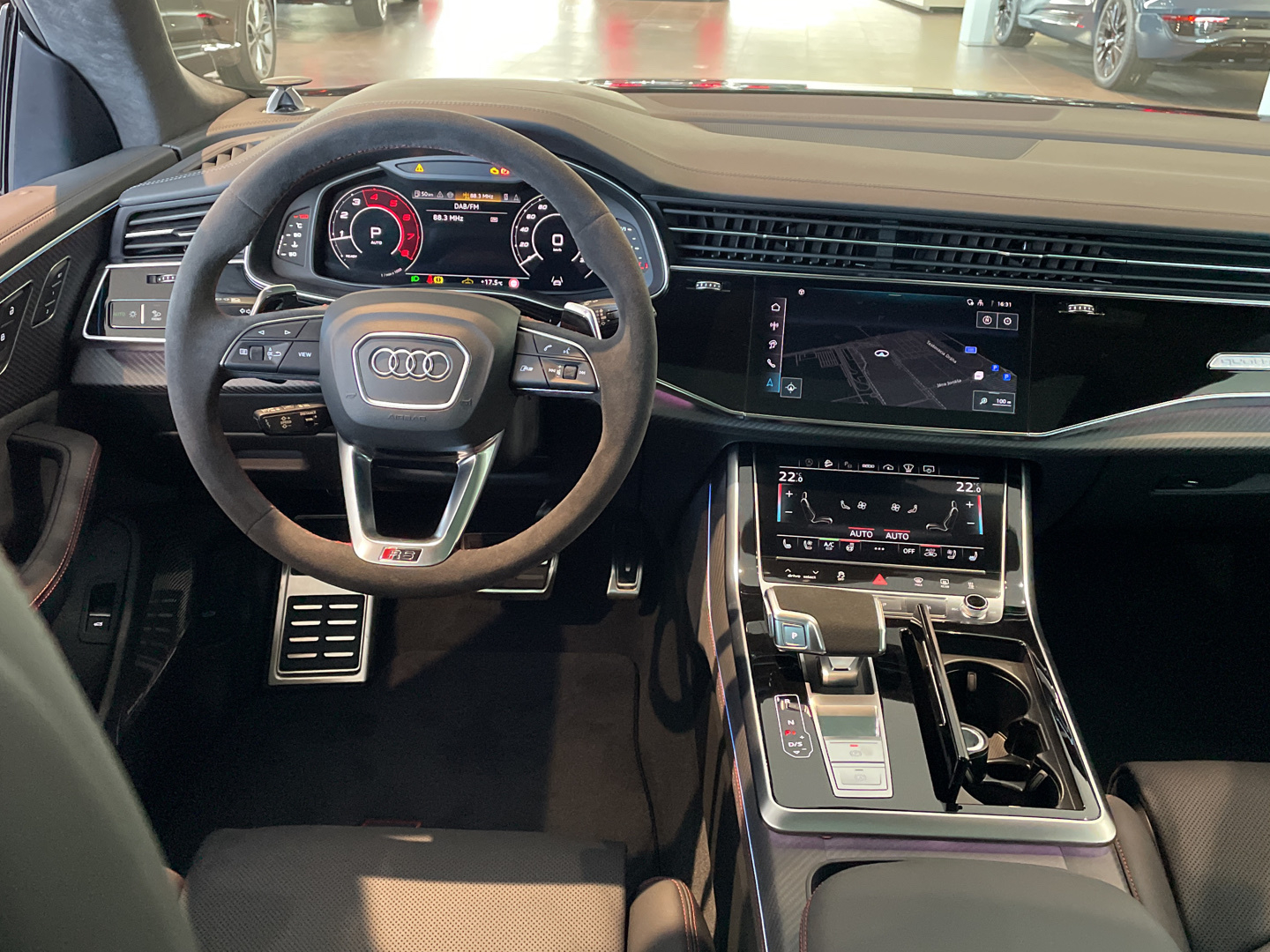 Audi RSQ8 SUV Bang & Olufsen Luftfederung Matrix-LED 