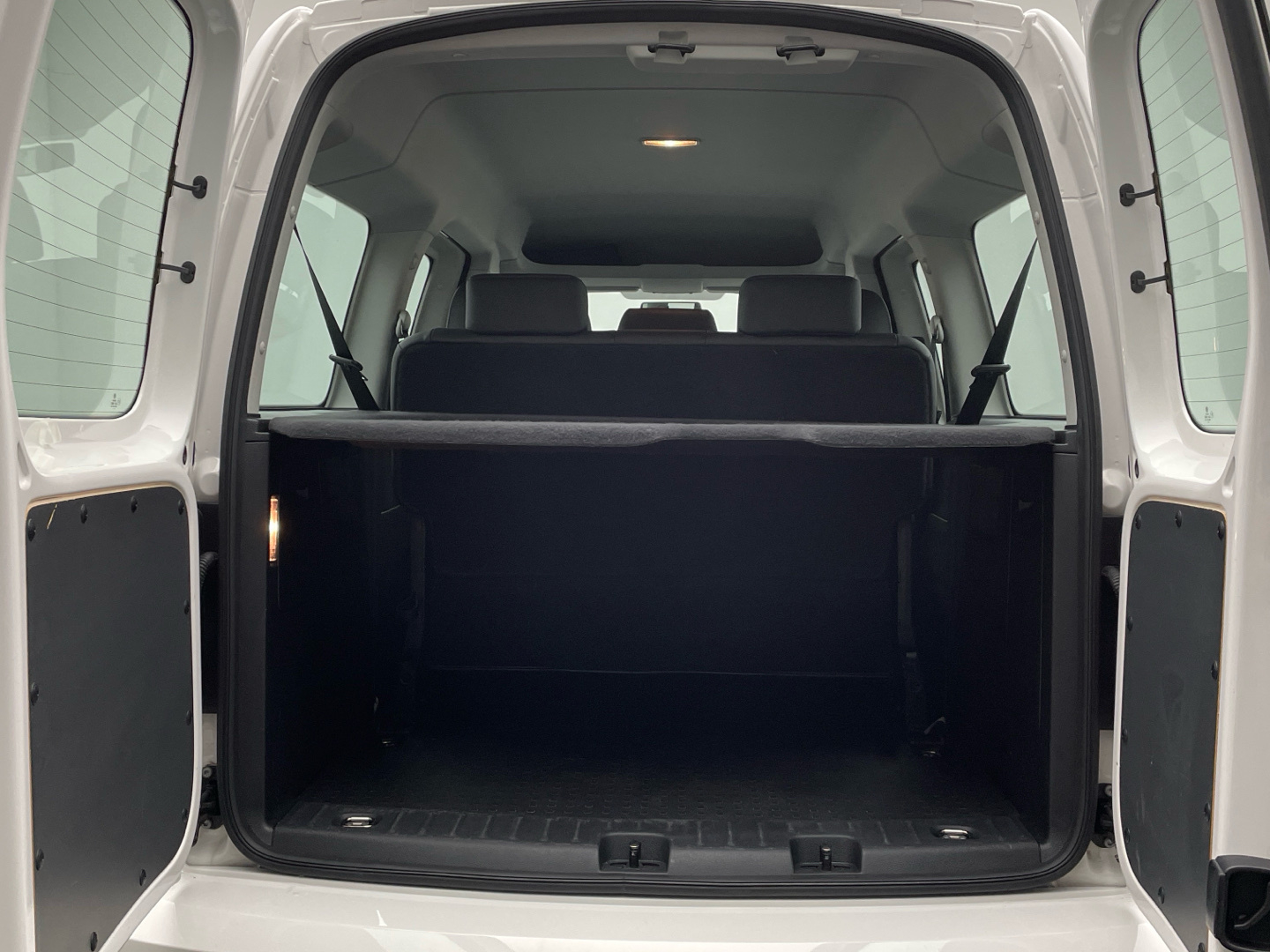 VW Caddy Maxi Trendline 2.0 TDI Komfort-Sitze AHK 