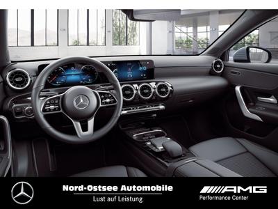 Mercedes-Benz A 250 e Progressive Distronic LED Panorama Temp. 