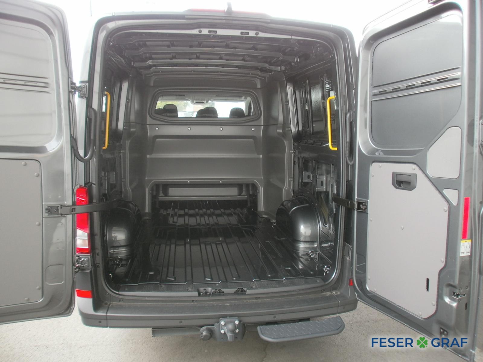 VW Crafter 2.0TDI KastenPlus MR Automatic AHK LED ACC 