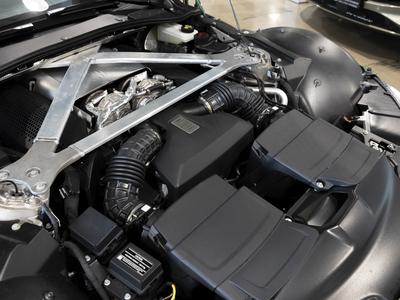 Aston Martin V8 Vantage Roadster - UPE EUR 208.107,- 